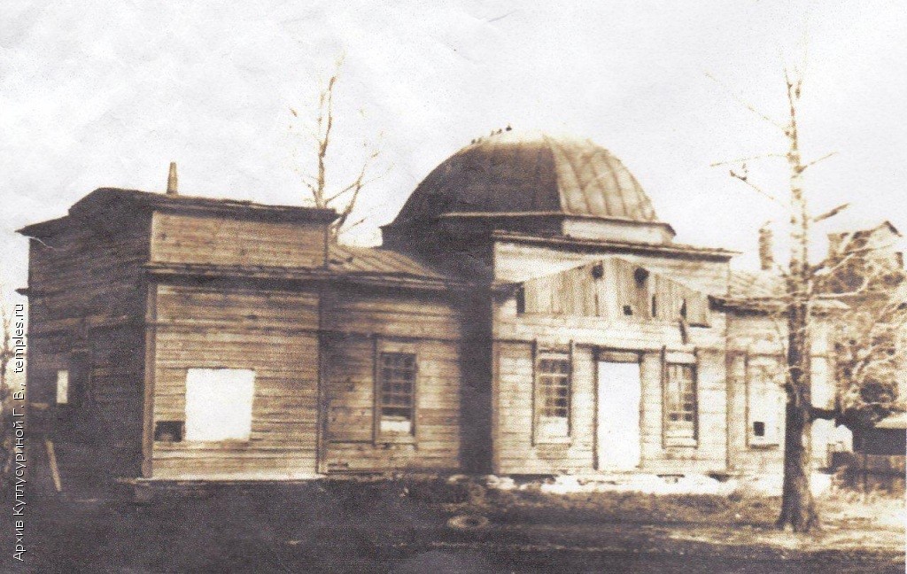 Церковь Михаила Архангела в Листвянке