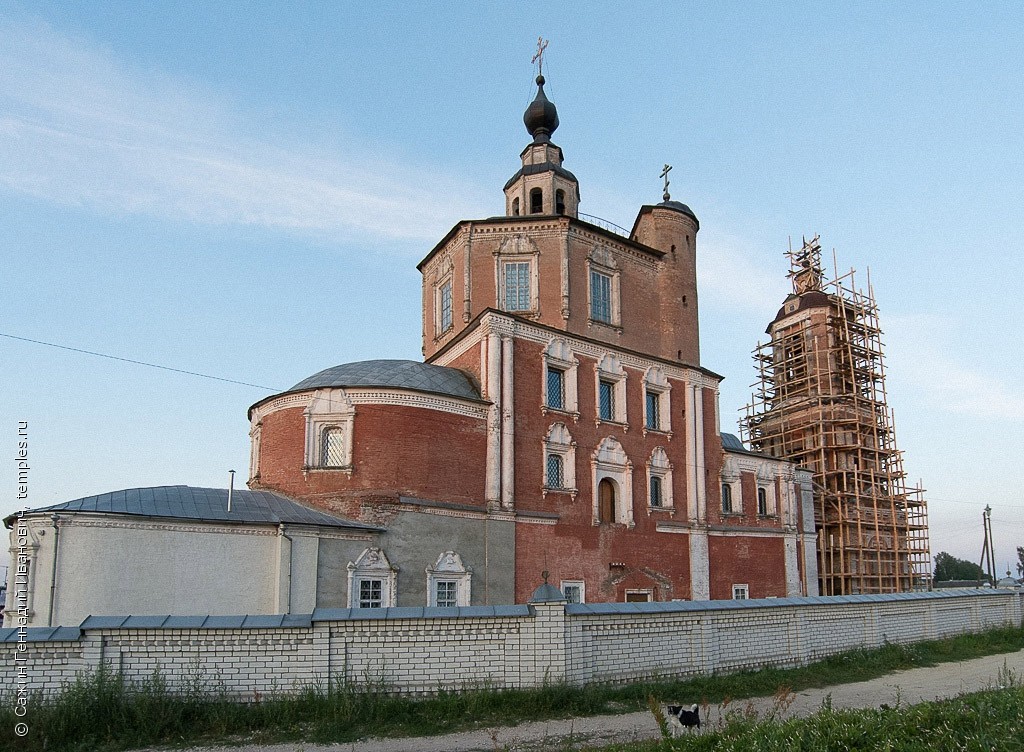 Церковь Воскресения Словущего в Воскресенском Карачевском монастыре