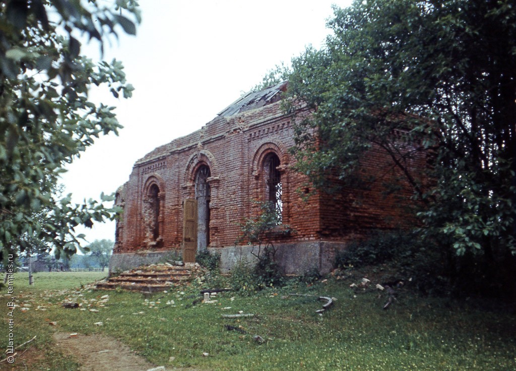 Церковь Николая Чудотворца в Березино (каменная, старая)