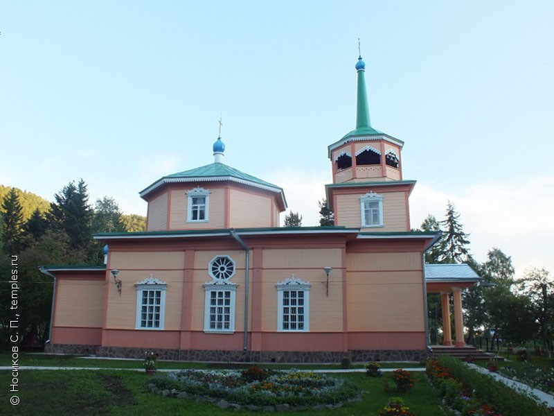 Церковь Николая Чудотворца в Листвянке