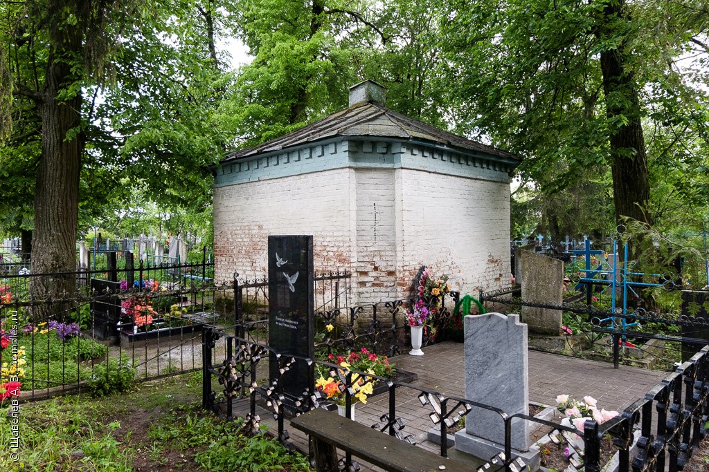 Часовня на Сретенском кладбище в Трубчевске
