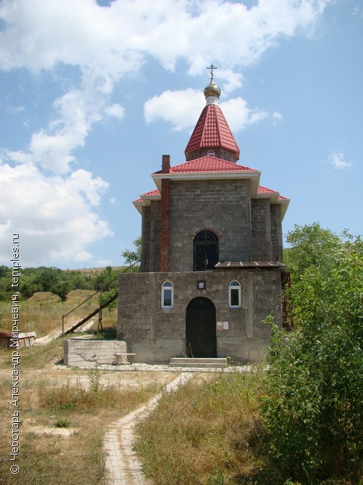 Церковь Варвары Великомученицы в Варваровке (старая)