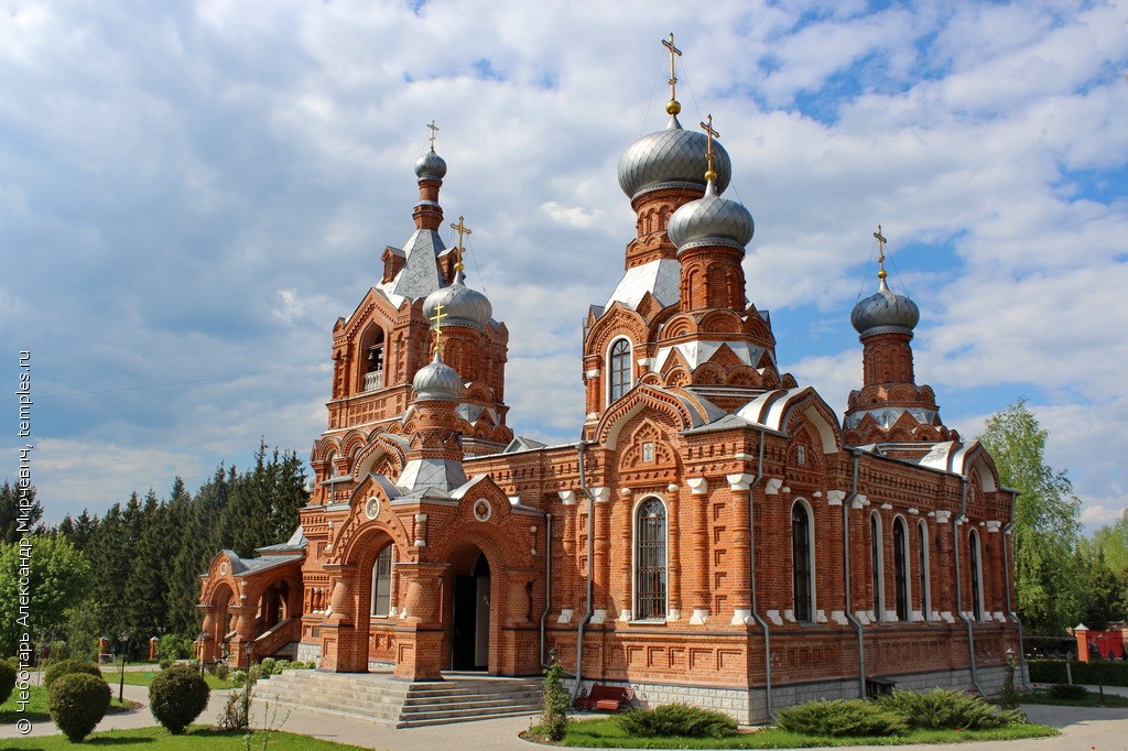 Церковь Воздвижения Честного Креста Господня в Дарне