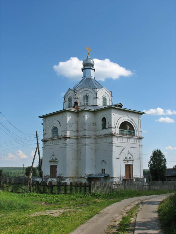 Церковь Воскресения Христова в Карьково