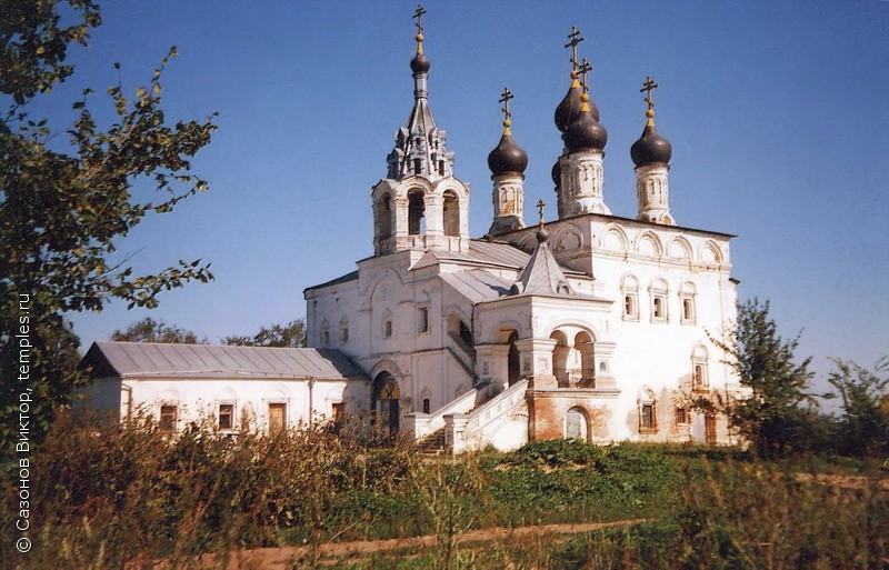 Церковь Воскресения Словущего в Исадах