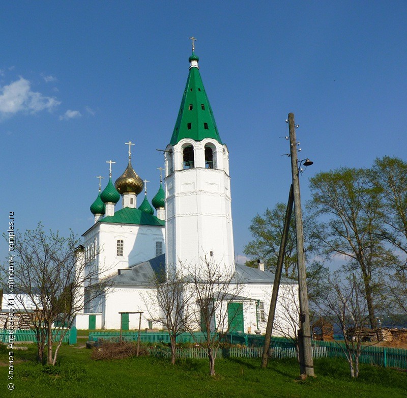 Церковь Воздвижения Честного Креста Господня в Воздвиженье