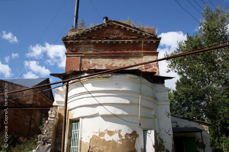 Церковь Троицы Живоначальной в Крапивне