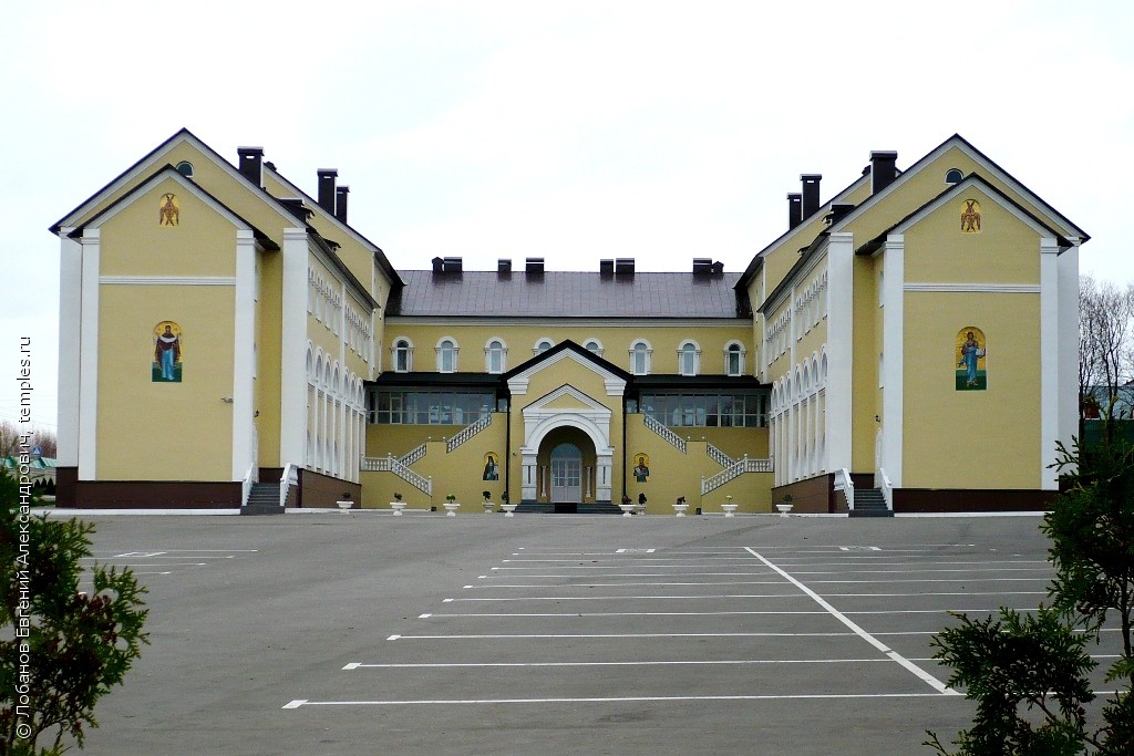Церковь Александра Невского при паломническом центре Иоанно-Богословского Макаровского монастыря