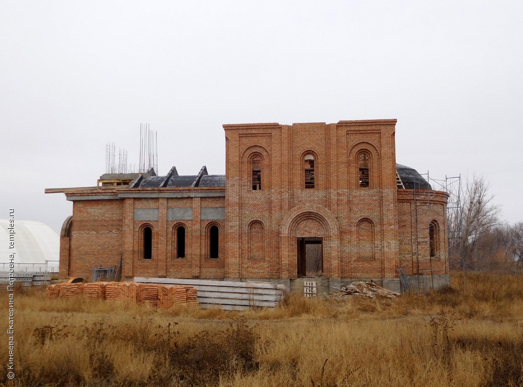 Церковь Троицы Живоначальной в Августовке (новая)